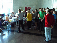 УЧЕНИКИ РАМИ И СТУДЕНТЫ НАШЕЙ ШКОЛЫ ИЗ РОСТОВА-НА ДОНУ ЛЕТОМ КОРМИЛИ БЕЖЕНЦЕВ С УКРАИНЫ